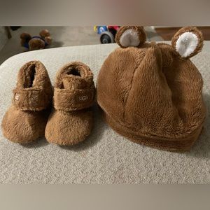 Ugg infant hat and bootie set!